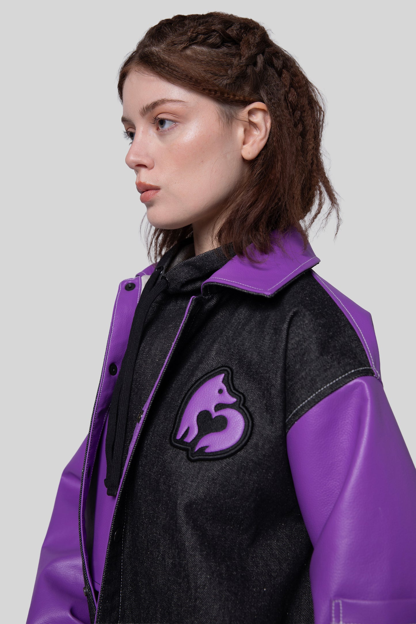 [card:all-secondary][card:women-secondary] Portrait of Core jacket showing collar and contrast sleeves