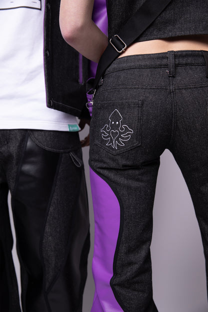 [card:women-secondary][card:all-secondary] Close-up of squid embroidery on back pocket of carbon Squid jeans